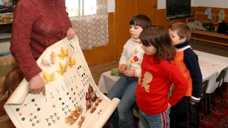 Educatorii și învățătorii, trimiși la facultate dacă vor să rămână în învățământ. Ce explicații dau Andronescu și Funeriu