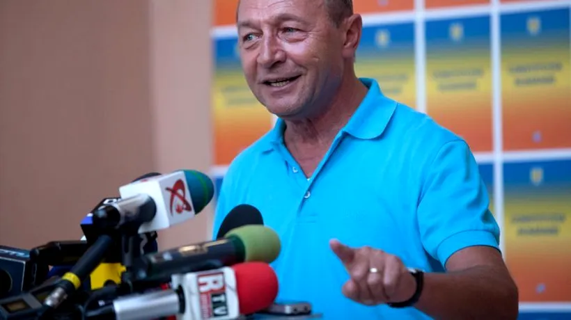 Băsescu: La momentele prin care trece țara, nici Ponta, nici Antonescu nu o servesc mai bine ca mine