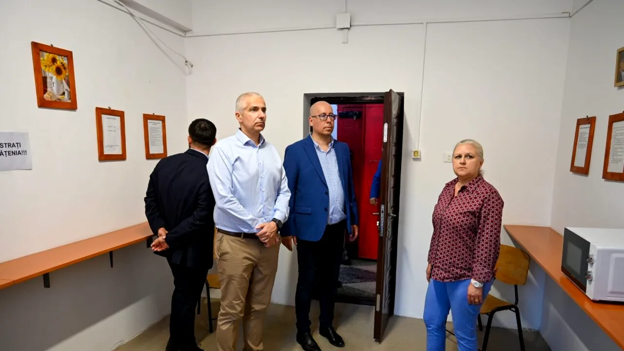 Ministrul Justiției, în vizită de lucru în penitenciarul în care a murit Ciprian Pian