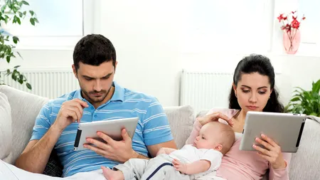 Trei semne că ești dependent de internet. Cum să rezolvi această problemă