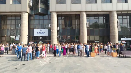 Mii de angajați de la Finanțe, proteste spontane la sediul mai multor administrațiile fiscale din țară. Urmează greva generală?