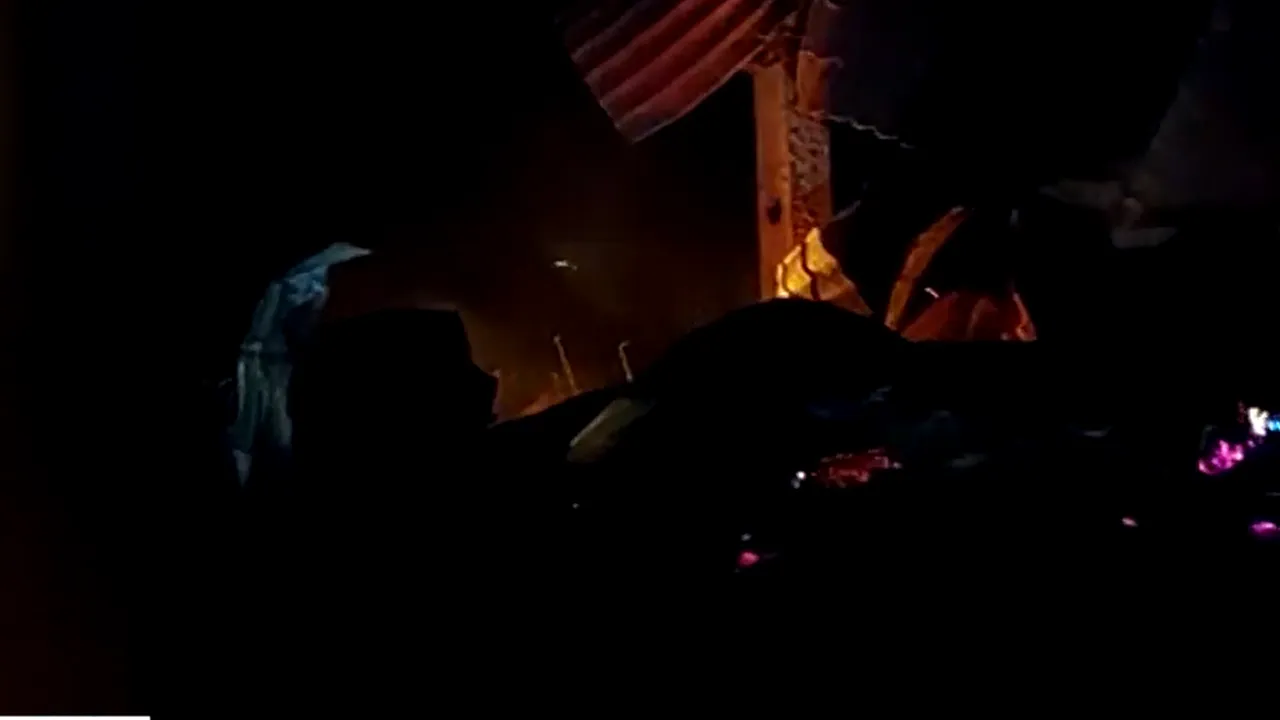 Cabană şi maşini incendiate, paznic sechestrat și un câine omorât în urma unui atac armat, în județul Maramureș. De la ce ar fi pornit totul