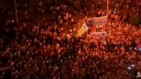 Justiția egipteană suspendă decizia președintelui Mohamed Morsi de a restabili Parlamentul. Mii de oameni protestează în stradă la Cairo