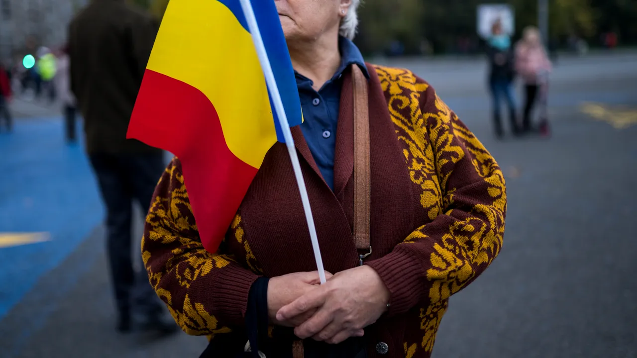 Românii se cred SUPERIORI CULTURAL altor nații. NU ar accepta UN MUSULMAN sau UN EVREU în familie