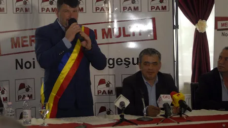 Candidat la al treilea mandat, un primar cu dosar le face „un cadou special