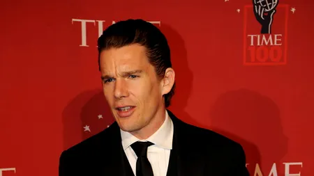 Ethan Hawke și-a lăsat amprentele în cimentul de la Hollywood