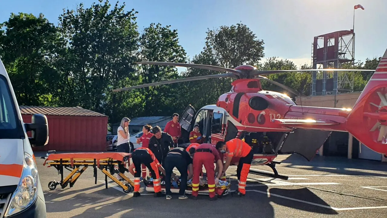 Explozie puternică la o casă din Iași. O femeie a murit, iar un bărbat a fost grav rănit