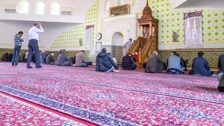 Guvernul de la Viena a decis închiderea tuturor „moscheilor radicale” din Austria