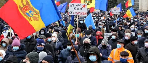 Peste 50.000 de oameni au protestat în Chișinău pentru a cere dizolvarea Parlamentului pro-rus și demisia Guvernului