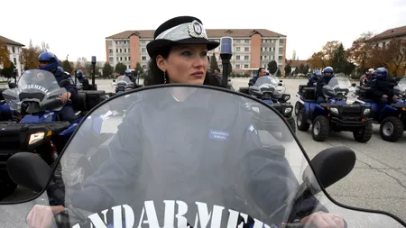 Amendă pentru cel care a reclamat confiscarea bannerului cu mesaj despre 10 august de Ziua Jandarmeriei