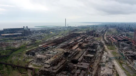 Risc de catastrofă ecologică după bombardarea uzinei Azovstal. Hidrogenul sulfurat ar putea ajunge în apele Mării Negre