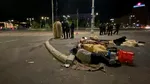 Imaginile disperării. După protestul cu violențe din Piața Victoriei, oierii s-au culcat pe trotuare în fața Guvernului. Au adormit cu capul pe borduri, cu gândul la noua zi de proteste care îi așteaptă