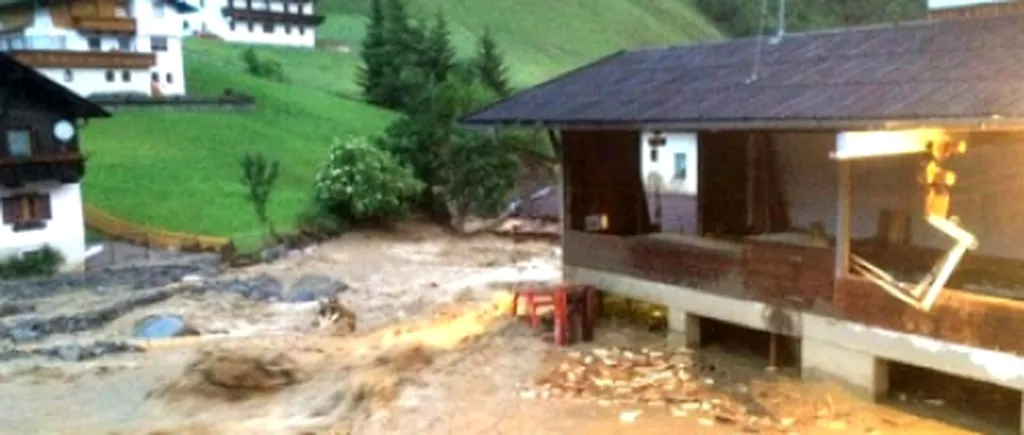 Inundații și alunecări de teren în Elveția și Austria, în urma ploilor torențiale