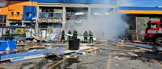 🚨 EXPLOZIE puternică la Dedeman Botoșani. Magazinul a fost evacuat / MS: Sunt 13 victime, din care patru în stare gravă. Doi pacienți, intubați