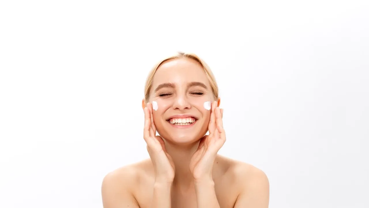 (P) Rutina ta de îngrijire a pielii are nevoie de un reset? Iată ce mituri trebuie să lași în urmă