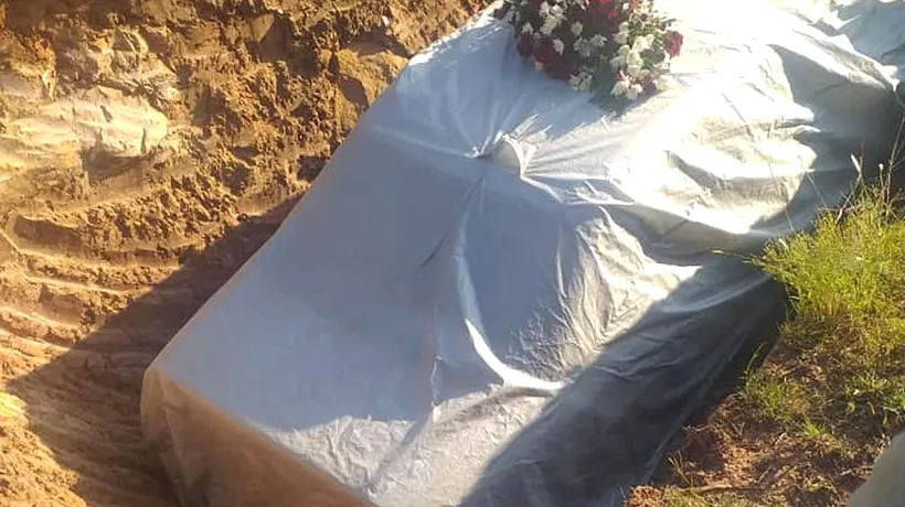 UN POLITICIAN din Africa a fost îngropat în mașina preferată. A fost singura lui dorință FOTO