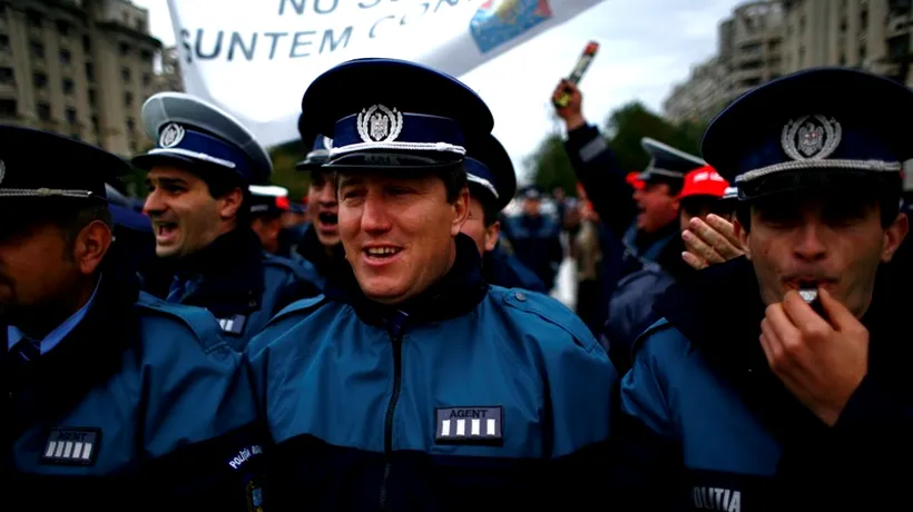 Aproximativ 50 de sindicaliști din Poliție protestează la Ministerul Afacerilor Interne