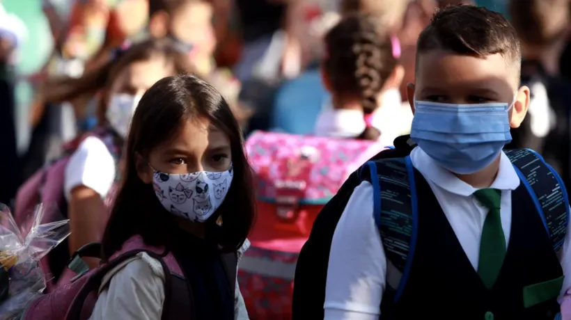 Elevii din Capitală vor face orele de sport fără mască, după ce incidența în București a ajuns la 1,95 la mie