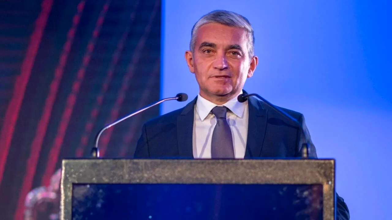 Primarul din Sinaia, plasat sub control judiciar pe CAUȚIUNE. Ce sumă trebuie să vireze Vlad Oprea și care sunt obligațiile lui