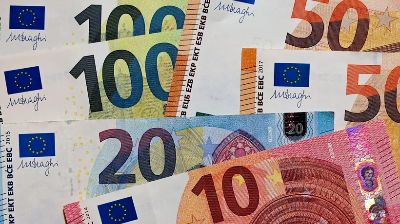 O companie oferă salariaților un bonus de 43.000 de euro/Cine sunt cei mai norocoși angajați