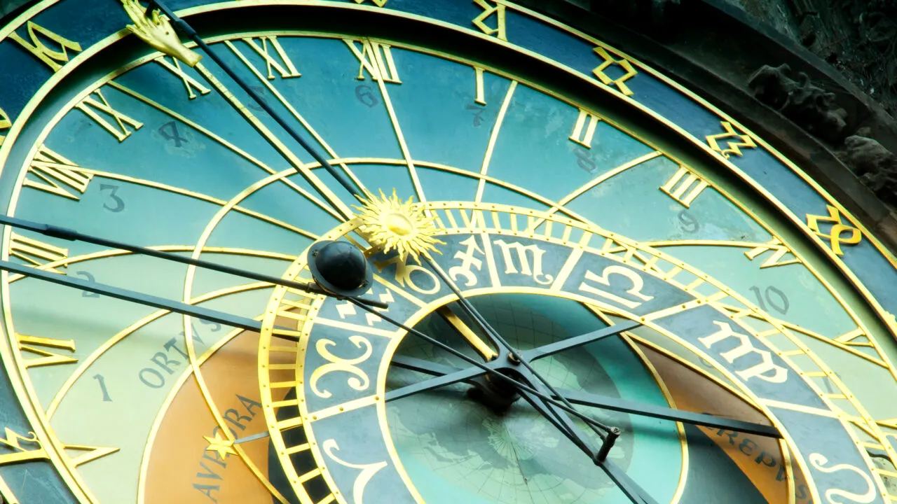 Cele 3 zodii care își vor schimba viața în luna aprilie. Alinierea planetelor le aduce acestor nativi bani mulți și fericire deplină