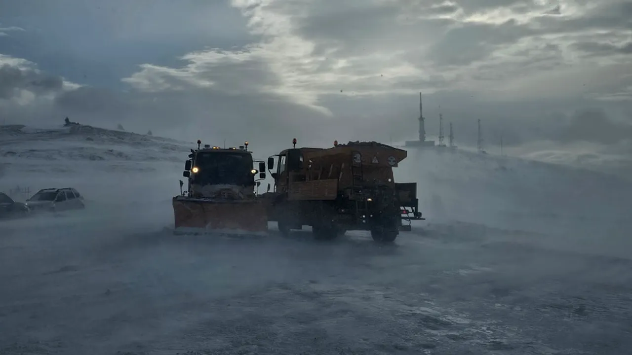Trafic oprit pe Transalpina din cauza viscolului/ANM: cod portocaliu de viscol la munte în Ajun și de Crăciun