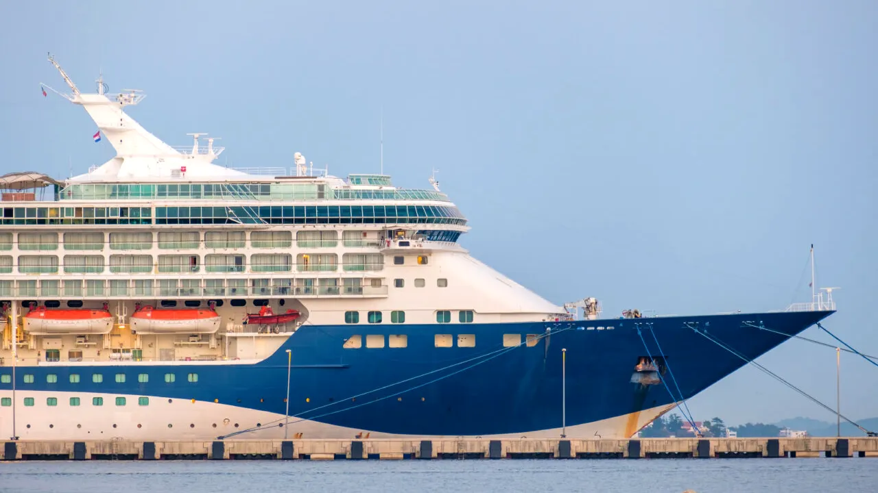 Românul, originar din Constanța, care și-a construit o carieră bănoasă, din munca pe vase de croazieră: 