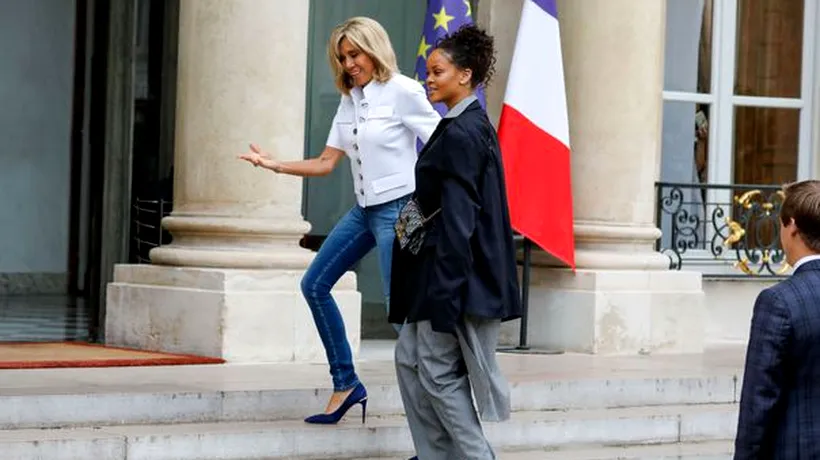 Macron-Rihanna, fotografia care a făcut înconjurul lumii. Cum a fost întâmpinată artista la Elysee. FOTO