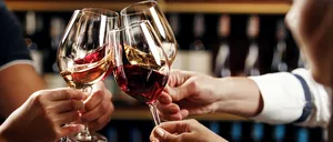 Românii, cei mai mari consumatori de alcool din UE, dar pe locul 4 la mortalitatea cauzată de ciroză hepatică
