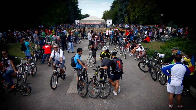 Peste 5.000 de bicicliști s-au strâns în Capitală în cel mai mare marș pe două roți din ultimele decenii
