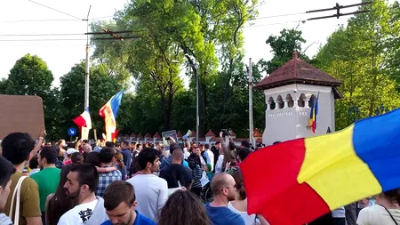 PNL renunță la protestul de vineri de la Parlament, după ce PSD a primit aprobare de la Sorin Oprescu „pentru o contramanifestație