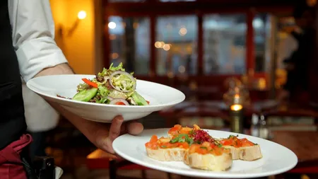 RELAXARE. Terasele se deschid luni, dar patronii ies pe pierdere! Cum se face tranziția către normalitate