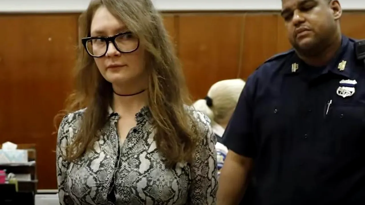 Falsă moștenitoare, condamnată la închisoare, după ce a mințit că deține o avere de 60 milioane de dolari. Povestea Annei Sorokin, „vânată
