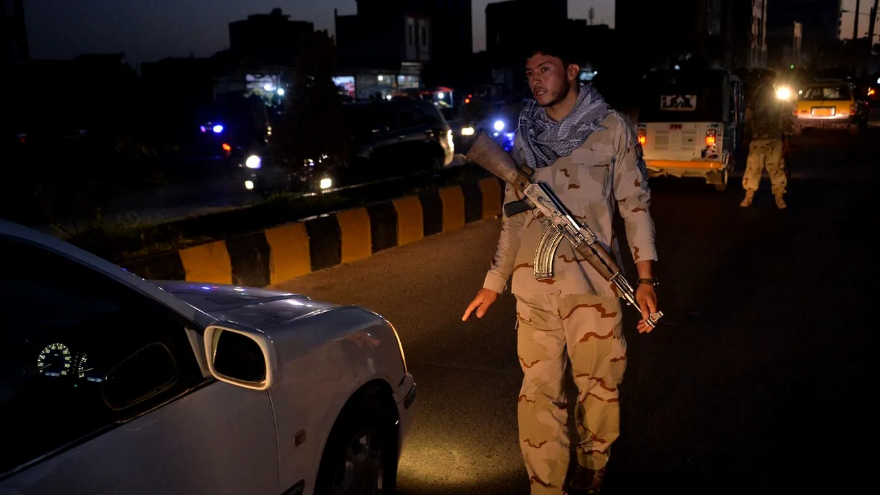 Afganistan: Cum au reușit talibanii să preia controlul asupra a jumătate din teritoriu. Militanții controlează inclusiv puncte de frontieră