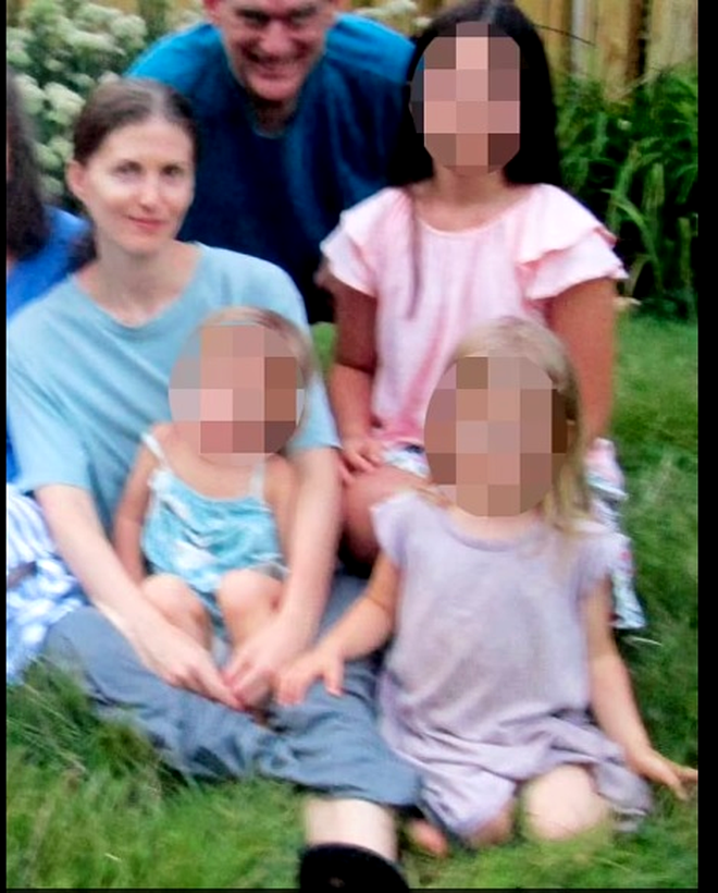 Ucis de malnutriție: O mamă vegană, găsită vinovată pentru moartea fiului ei care, la 1 an și jumătate, cântărea 7 kilograme. Copilul a fost hrănit doar cu mango, banane și avocado / Sursa foto: Daily Mail