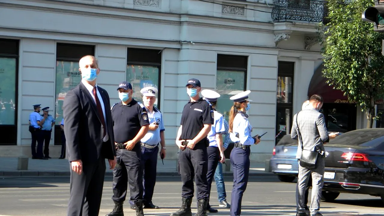 Poliția Română, achiziții controversate în starea de urgență. Bastoane cu șocuri în loc de combinezoane și măști de protecție pentru angajații MAI!