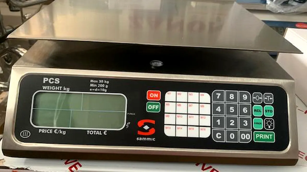 Doi români au fost reținuți în Italia, după ce au spart o brutărie și au furat cântarul în loc de casa de marcat