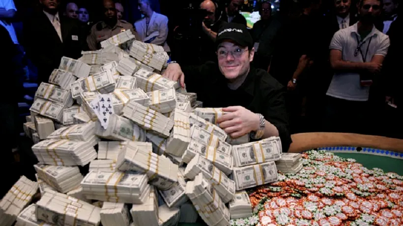 FOTO: Cum a câștigat un american o sumă uriașă la poker, deși adversarul avea cea mai bună mână din joc