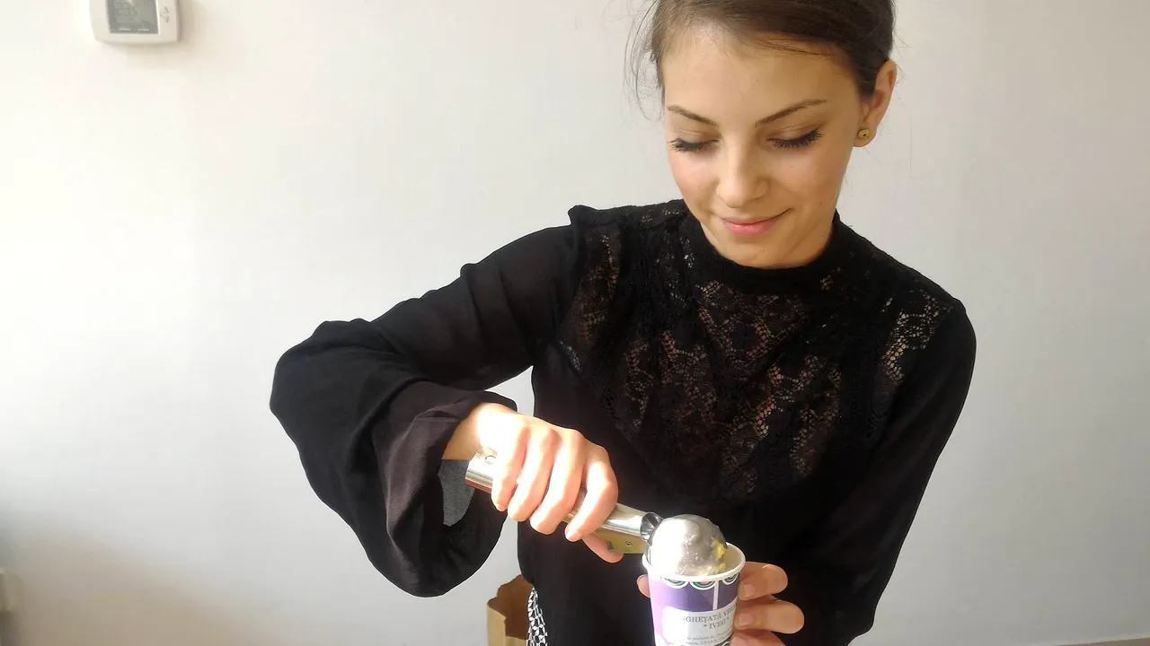 Înghețată din lapte de cânepă, lichior din dovleac și pâine cu cafea verde, create de studenți. Ce beneficii au aceste produse 