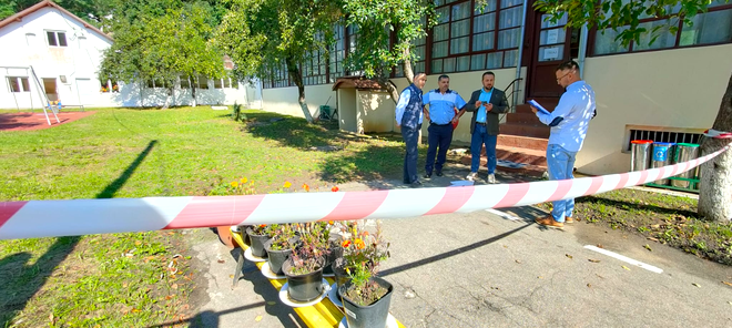 Alertă într-o grădiniță din Câmpulung Muscel: În subsol a fost descoperit un proiectil / 28 de copii și 5 adulți au fost evacuați / Sursa foto: epitesti.ro