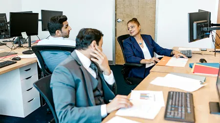 Săptămână de lucru cu doar 4 zile, din 2025. Peste 1.000.000 de români s-ar putea bucura de noua lege