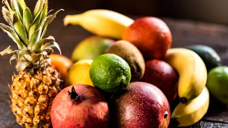 Fructul care reduce tensiunea arterială mai eficient decât renunțarea la sare. Ce spune un studiu