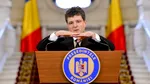 Nicușor Dan, confuz, obosit și cu capul ascuns în pupitru. S-a bâlbâit, s-a fâstâcit și a răspuns incoerent la întrebările jurnaliștilor, la finalul Consiliului European