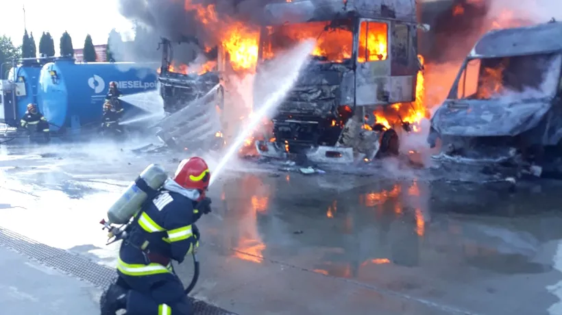 Incendiu într-o parcare din Râmnicu Vâlcea. Două TIR-uri au fost cuprinse de flăcări (GALERIE FOTO)
