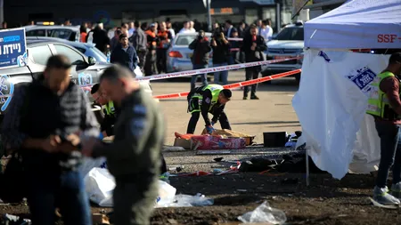 Doi morți după un ATENTAT în Ierusalimul de Est. Un bărbat a intrat cu mașina în mai multe persoane care așteptau autobuzul