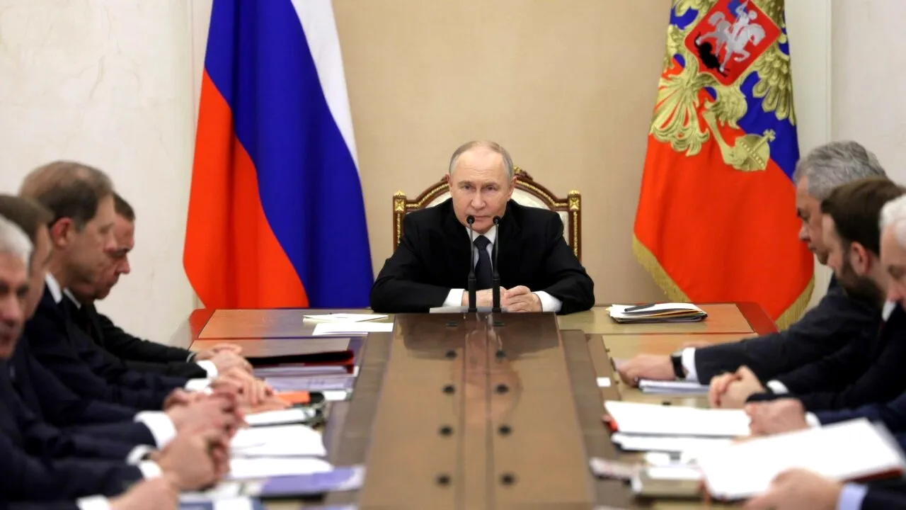 Putin declară că Rusia ar trebui să folosească RĂZBOIUL comercial pentru a-și consolida economia