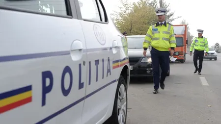 Reguli STRICTE pentru depășire. Situații în care șoferii pot depăși o căruță pe linia continuă, potrivit Codului Rutier