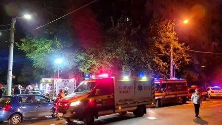 Un tânăr de 25 de ani a murit după ce s-a izbit cu BMW-ul de un stâlp. Mașina în care era încarcerat a luat foc