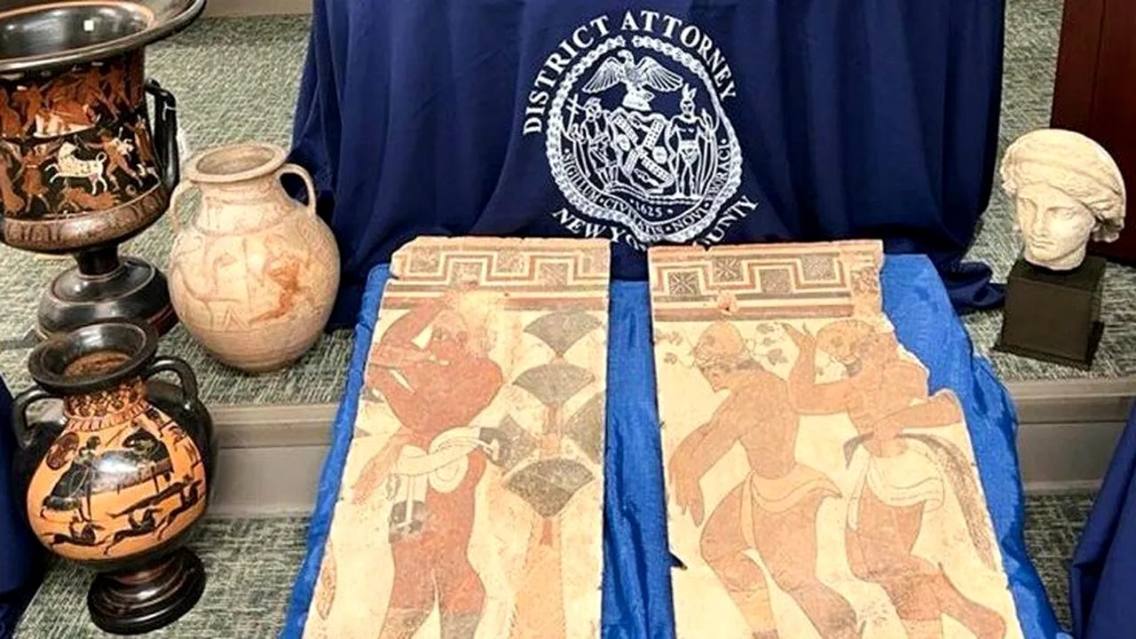 Italia a primit sute de antichități confiscate la New York