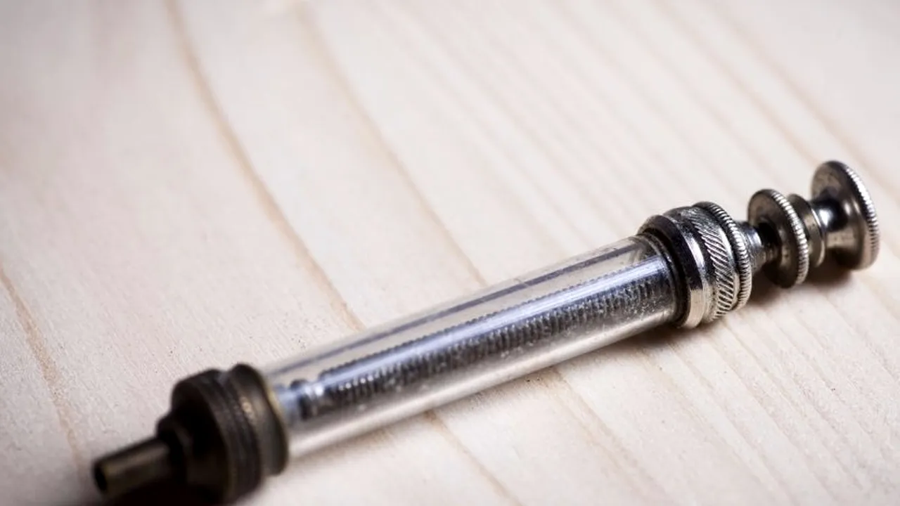 Un medic din SUA și-a tratat pacienții  timp de 10 ani cu vaccinuri homemade. Ce conțineau acestea